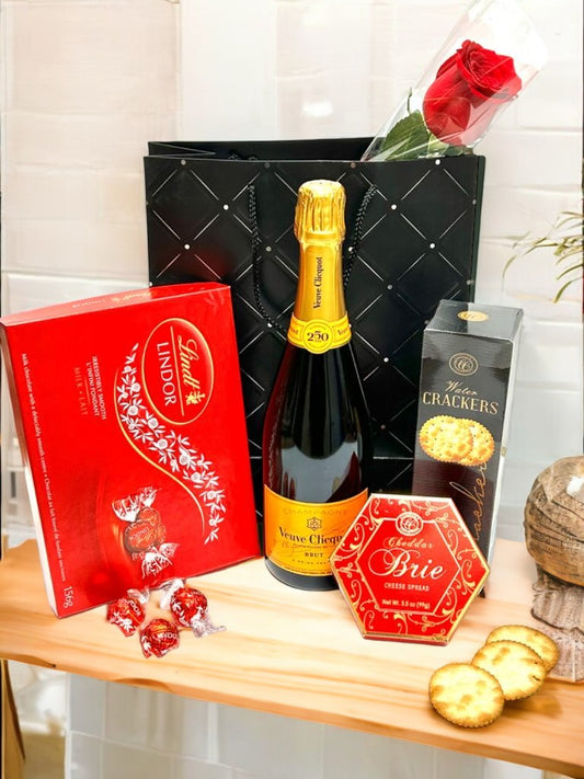 Romantic Champagne and Indulgence Gift Set